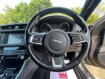 Jaguar XF D R-SPORT