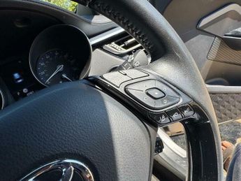 Toyota C-HR 2.0 VVT-h Design CVT Euro 6 (s/s) 5dr