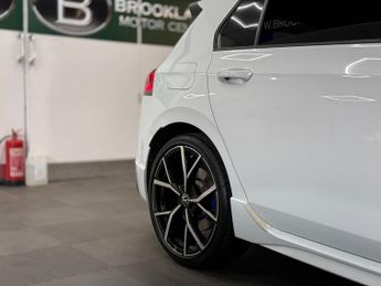 Volkswagen Golf R TSI 4MOTION DSG [SAT NAV, PAN ROOF & 4WD]