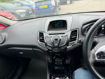 Ford Fiesta 1.0T EcoBoost Zetec Euro 5 (s/s) 5dr