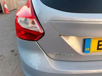 Ford Focus 1.6 Zetec Euro 5 5dr