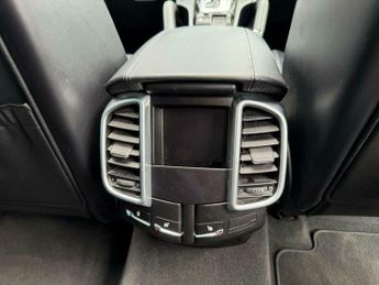 Porsche Cayenne 3.6T V6 S TiptronicS 4WD Euro 6 (s/s) 5dr