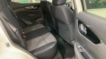 Nissan Qashqai 1.2 DIG-T n-tec+ SUV 5dr Petrol XTRON 2WD Euro 5 (s/s) (115 ps)