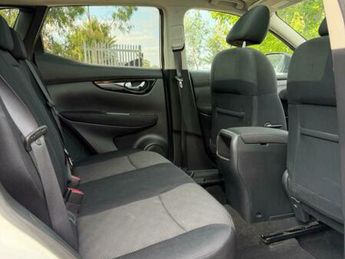 Nissan Qashqai 1.2 DIG-T n-tec+ SUV 5dr Petrol XTRON 2WD Euro 5 (s/s) (115 ps)