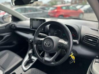 Toyota Yaris 1.5 VVT-h Icon E-CVT Euro 6 (s/s) 5dr