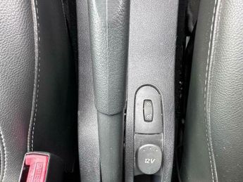 Renault Clio 1.6 VVT Dynamique TomTom Auto Euro 5 5dr