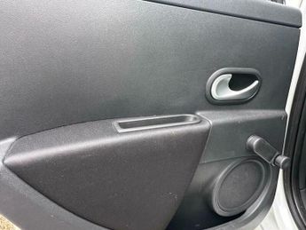 Renault Clio 1.6 VVT Dynamique TomTom Auto Euro 5 5dr