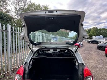 Renault Clio 1.6 VVT Dynamique TomTom Auto Euro 5 5dr