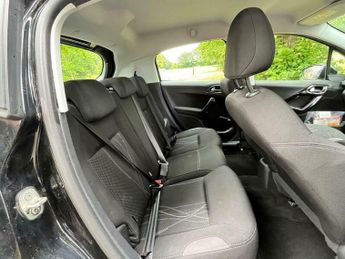 Peugeot 208 1.2 VTi PureTech Active Euro 5 5dr