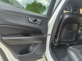 Volvo XC60 2.0 D4 R-Design Auto AWD Euro 6 (s/s) 5dr