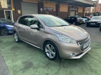 Peugeot 208 1.2 VTi Allure Euro 5 5dr