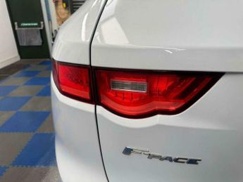 Jaguar F-Pace 3.0 F-PACE V6 Sport AWD D Auto 4WD 5dr