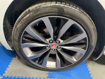 Jaguar F-Pace 3.0 F-PACE V6 Sport AWD D Auto 4WD 5dr