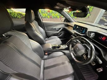 Peugeot 2008 GT [STUNNING SPEC]