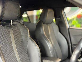 Peugeot 2008 GT [STUNNING SPEC]