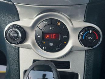 Ford Fiesta 1.4 Titanium 5dr