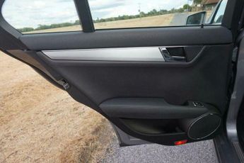 Mercedes-Benz C Class 1.8 C180 BlueEfficiency Sport Auto Euro 5 4dr