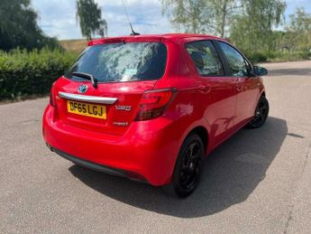 Toyota Yaris 1.5 VVT-h Excel E-CVT Euro 6 5dr (15in Alloy)