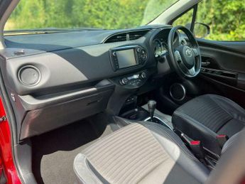 Toyota Yaris 1.5 VVT-h Excel E-CVT Euro 6 5dr (15in Alloy)