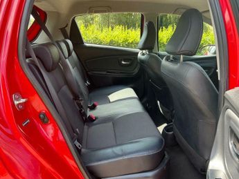 Toyota Yaris 1.5 VVT-h Excel E-CVT Euro 6 5dr (15in Alloy)
