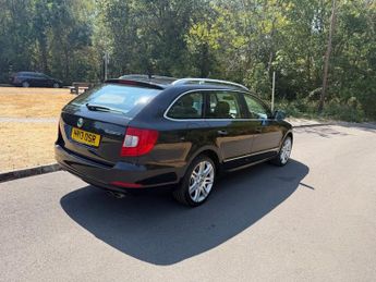 Skoda Superb ELEGANCE V6 AUTO 4 x 4 Rare low miles full history