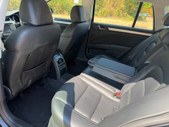 Skoda Superb ELEGANCE V6 AUTO 4 x 4 Rare low miles full history