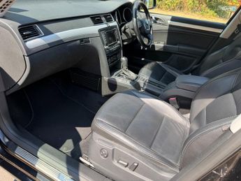 Skoda Superb ELEGANCE V6 AUTO 4 x 4 Rare low miles full history