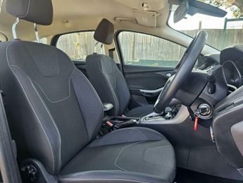 Ford Focus 1.6 Zetec Powershift Euro 6 5dr