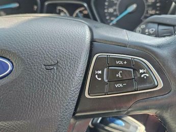 Ford Focus 1.6 Zetec Powershift Euro 6 5dr