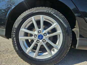 Ford Focus 1.6 Zetec Powershift Euro 6 5dr