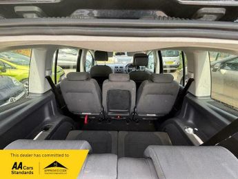 Volkswagen Touran 1.6 TDI BlueMotion Tech SE DSG Euro 5 (s/s) 5dr