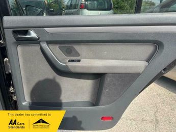 Volkswagen Touran 1.6 TDI BlueMotion Tech SE DSG Euro 5 (s/s) 5dr