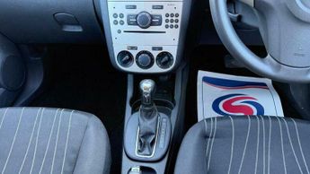 Vauxhall Corsa 1.4i 16v Club 5dr