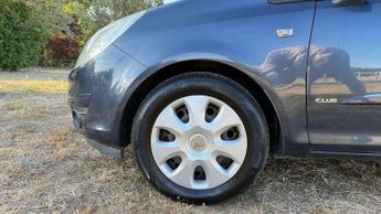 Vauxhall Corsa 1.4i 16v Club 5dr