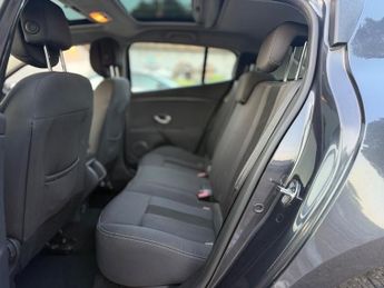 Renault Megane 2.0 16V Dynamique TomTom CVT Euro 5 5dr