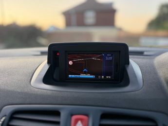 Renault Megane 2.0 16V Dynamique TomTom CVT Euro 5 5dr