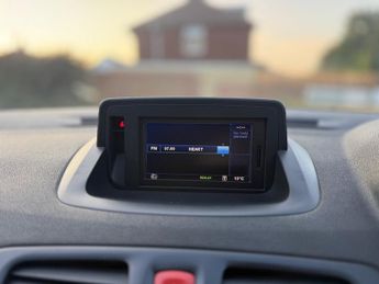 Renault Megane 2.0 16V Dynamique TomTom CVT Euro 5 5dr