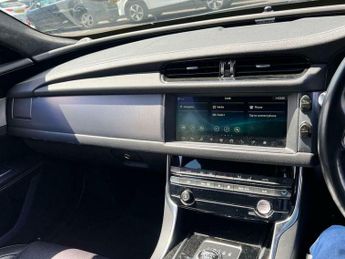 Jaguar XF 2.0d R-Sport Auto Euro 6 (s/s) 4dr