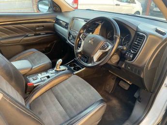 Mitsubishi Outlander 2.0 12kWh Juro CVT 4WD Euro 6 (s/s) 5dr