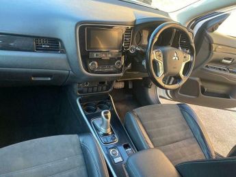 Mitsubishi Outlander 2.0 12kWh Juro CVT 4WD Euro 6 (s/s) 5dr