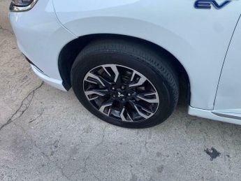 Mitsubishi Outlander 2.0 12kWh Juro CVT 4WD Euro 6 (s/s) 5dr