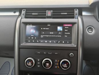 Land Rover Discovery 3.0 SD V6 Landmark Edition SUV 5dr Diesel Auto 4WD Euro 6 (s/s) 