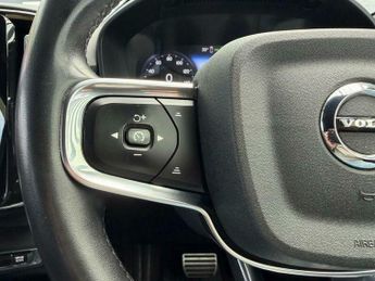Volvo XC40 1.5h T4 Recharge 10.7kWh R-Design Auto Euro 6 (s/s) 5dr