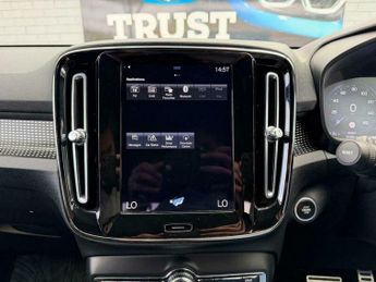 Volvo XC40 1.5h T4 Recharge 10.7kWh R-Design Auto Euro 6 (s/s) 5dr