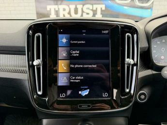 Volvo XC40 1.5h T4 Recharge 10.7kWh R-Design Auto Euro 6 (s/s) 5dr