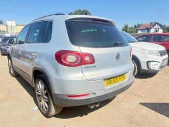 Volkswagen Tiguan 2.0 TDI Sport SUV 5dr Diesel Auto 4WD Euro 4 (140 ps)