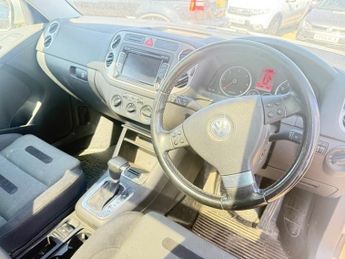 Volkswagen Tiguan 2.0 TDI Sport SUV 5dr Diesel Auto 4WD Euro 4 (140 ps)