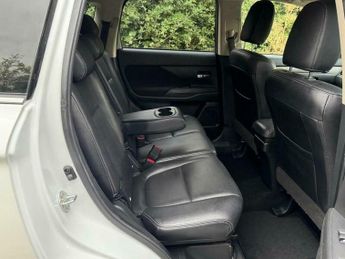 Mitsubishi Outlander 2.2 DI-D GX3 Auto 4WD Euro 6 5dr