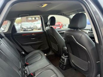 BMW 2 SERIES 2.0 220d Luxury Auto xDrive Euro 6 (s/s) 5dr