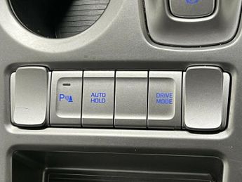 Hyundai KONA PREMIUM